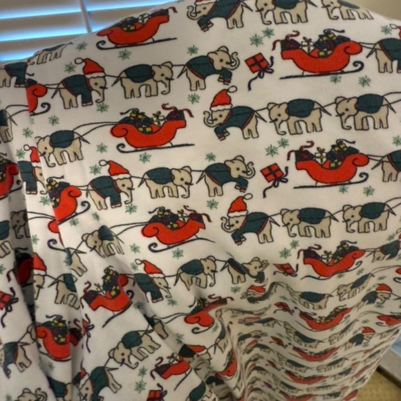 Roller Rabbit Pajamas Set - Picture 3 of 3